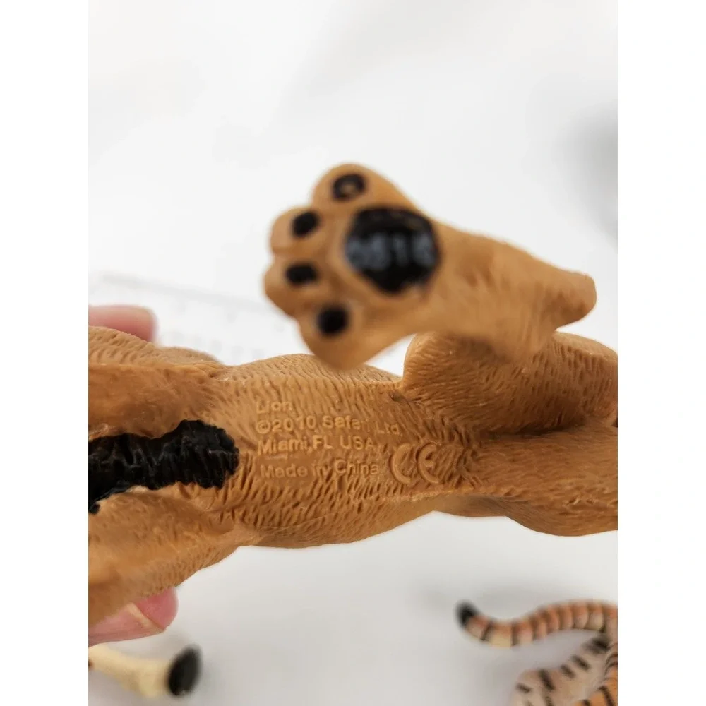 Vtg Safari Jungle Animals Elephant Baby Tiger Lion Warthog Saber‎ tooth Figures